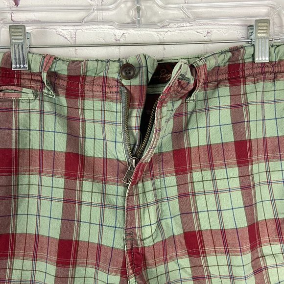 American Rag Men's Red and Green Plaid Flat Front Shorts Size: 34 - Picture 2 of 8